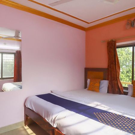 Spot On 75963 Hotel Prince Bodh Gaya Eksteriør billede